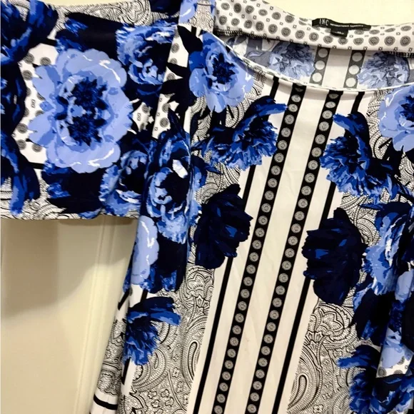 Floral Blue and Black Women's Top - Picture 4 of 4